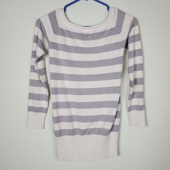 Urban Behavior Gray and White Stripe Front Pocket Sweater Dress Size Small - Picture 4 of 10